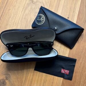 Ray-Ban Classic Black Sunglasses with Case